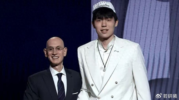 开云体育app下载-杨瀚森年薪442万美元,实际到手有多少?说出来你可能不信|杨翰森|波特兰开拓者队|nba选秀|中国篮球|nba_新浪体育_新浪新闻